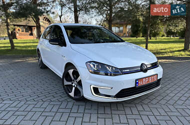 Volkswagen e-Golf  2015