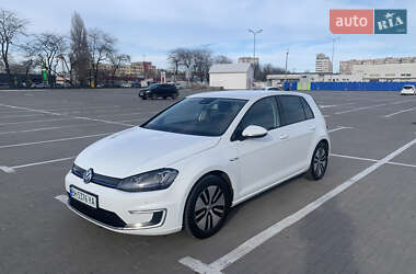 Volkswagen e-Golf 2015
