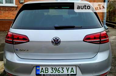Volkswagen e-Golf  2016