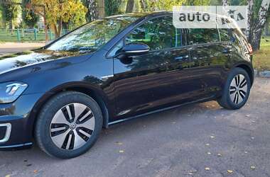 Volkswagen e-Golf  2015