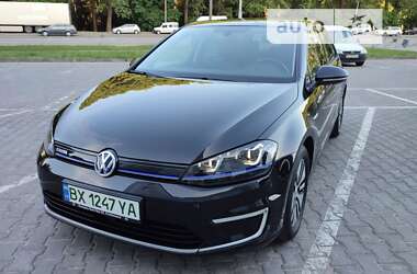 Volkswagen e-Golf  2015