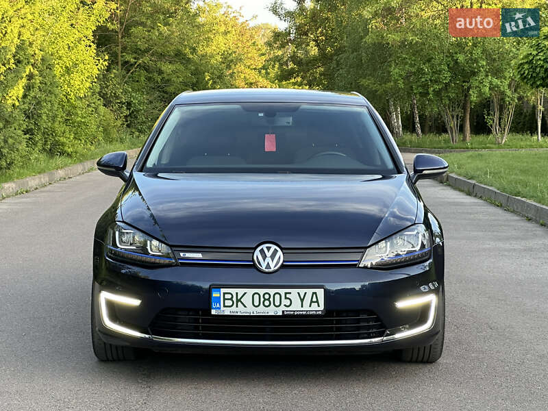 Volkswagen e-Golf 2015 року в Рівному