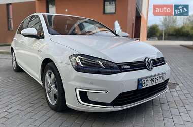Volkswagen e-Golf  2015