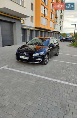 Volkswagen e-Golf  2020