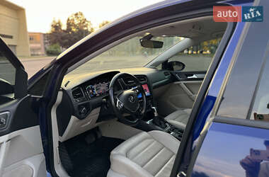 Volkswagen e-Golf  2018