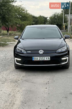 Volkswagen e-Golf  2015