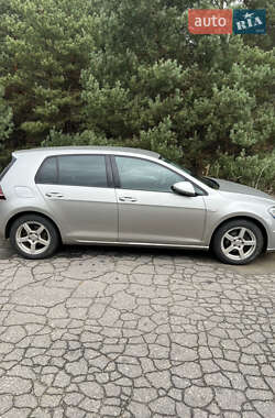 Volkswagen e-Golf 2016