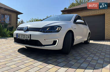Volkswagen e-Golf  2016