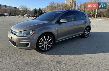 Volkswagen e-Golf  2016