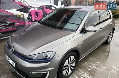 Volkswagen e-Golf  2015