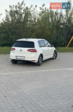 Volkswagen e-Golf  2015