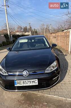 Volkswagen e-Golf  2016