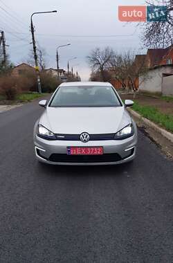 Volkswagen e-Golf  2016