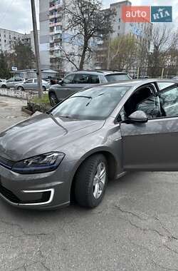 Volkswagen e-Golf  2016