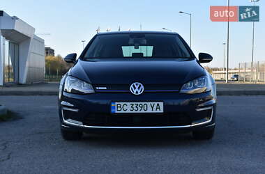 Volkswagen e-Golf  2015