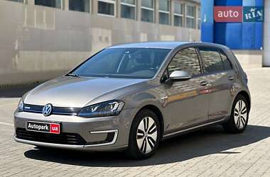 Volkswagen e-Golf  2015