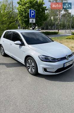 Volkswagen e-Golf  2018