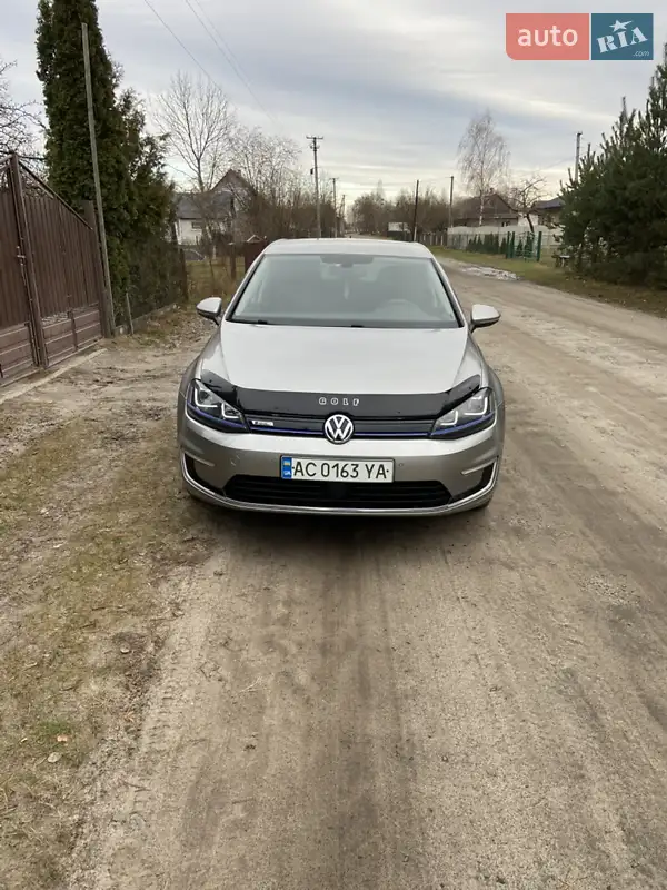 Volkswagen e-Golf 2015