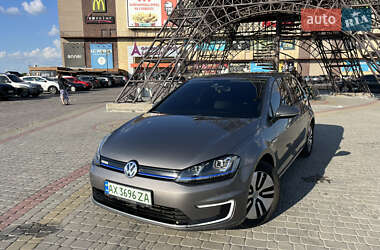 Volkswagen e-Golf  2015