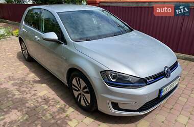 Volkswagen e-Golf  2015