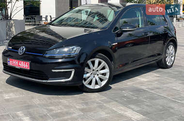 Volkswagen e-Golf  2015