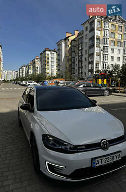 Volkswagen e-Golf  2020