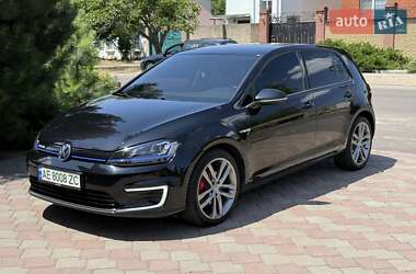 Volkswagen e-Golf 2015