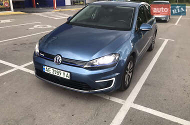 Volkswagen e-Golf 2016