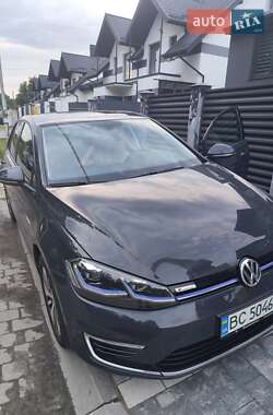 Volkswagen e-Golf  2020