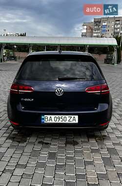 Volkswagen e-Golf  2015