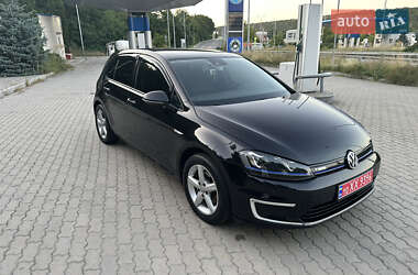 Volkswagen e-Golf  2015