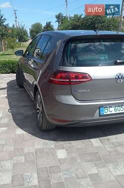 Volkswagen e-Golf 2015