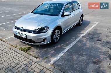 Volkswagen e-Golf  2015