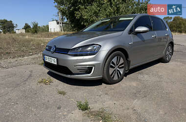 Volkswagen e-Golf  2015