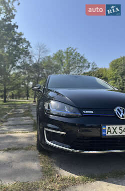 Volkswagen e-Golf 2015