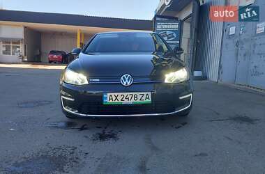 Volkswagen e-Golf  2016