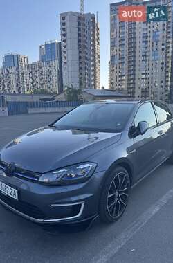 Volkswagen e-Golf  2018