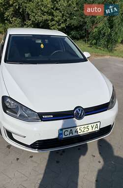 Volkswagen e-Golf  2016