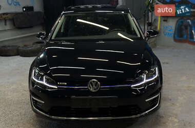 Volkswagen e-Golf  2019