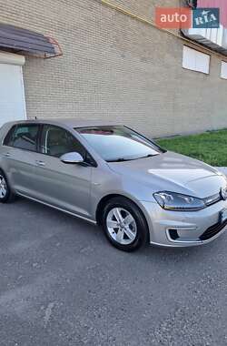 Volkswagen e-Golf  2016