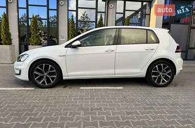 Volkswagen e-Golf  2015