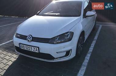 Volkswagen e-Golf  2015
