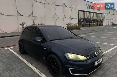 Volkswagen e-Golf  2014