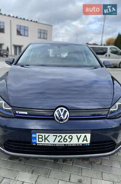 Volkswagen e-Golf 2015