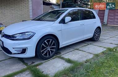 Volkswagen e-Golf  2020