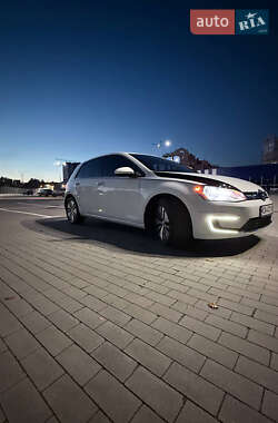 Volkswagen e-Golf 2016