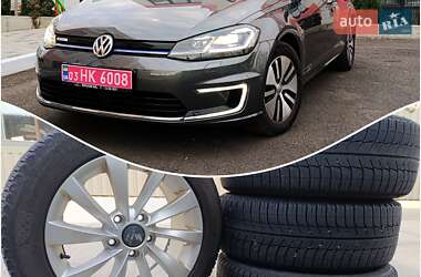 Volkswagen e-Golf  2018