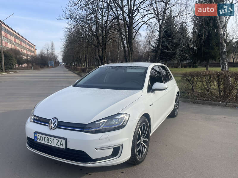 Легковые Volkswagen e-Golf