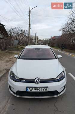 Volkswagen e-Golf  2015