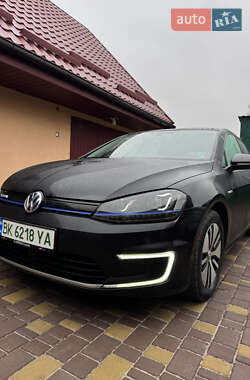Volkswagen e-Golf  2015